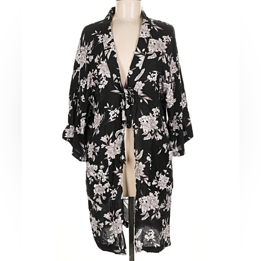 Spiritual Gangster Black and White Floral Kimono